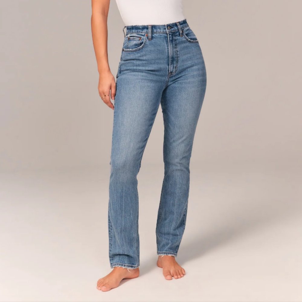 NWT A&F Curve Love ‘90s Ultra High Rise Slim Straight Jean (24 Short)